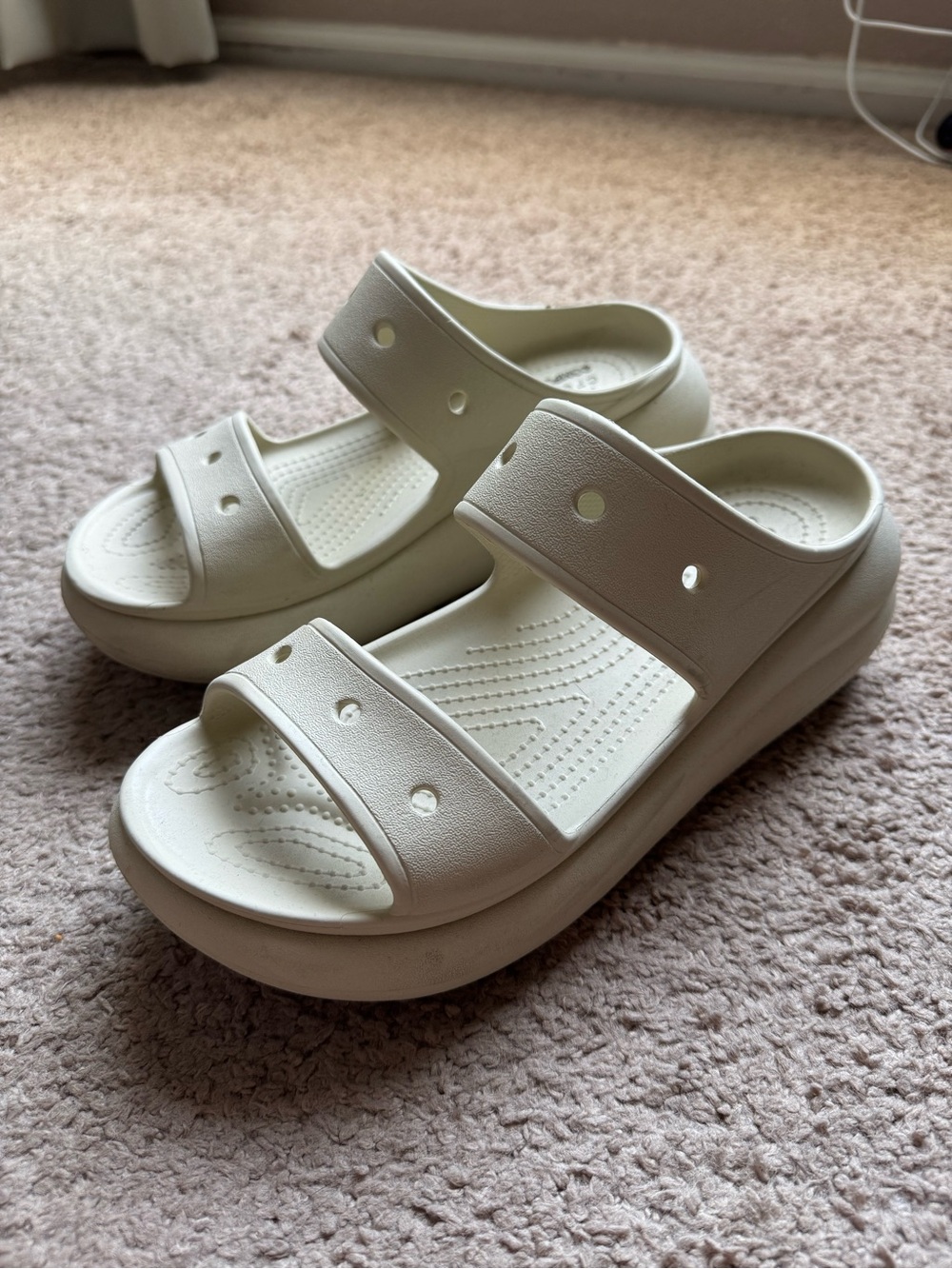 Croc Platform Slide Sandals in bone color size 8